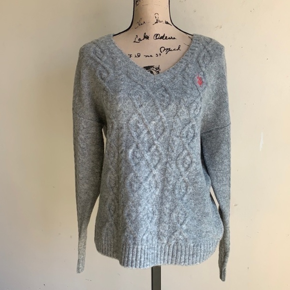 U.S. Polo Assn. V-Neck Heather Gray Monogram Sweater Sz M NWT